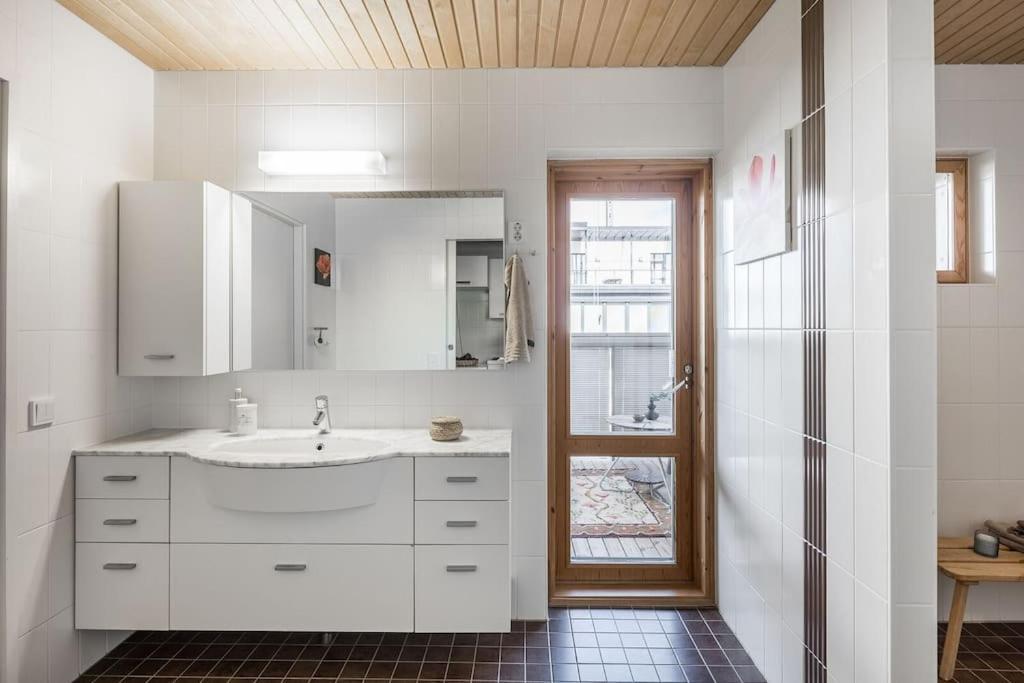 Spacious Home With Four Terrace, Sauna, Sea View Helsinki Eksteriør billede